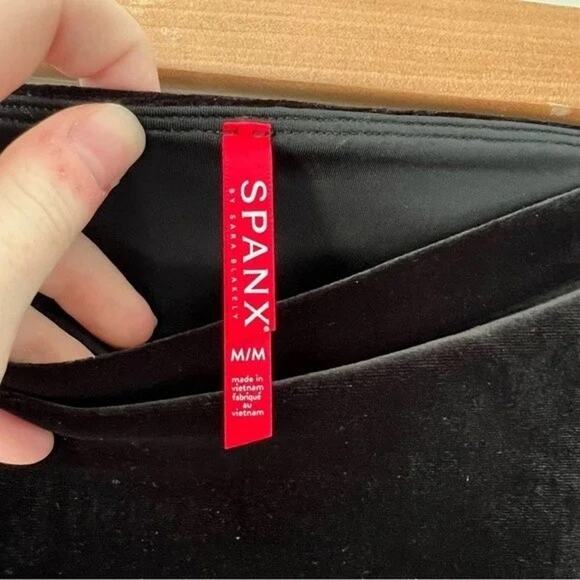 SPANX Black High-Waist Velvet Leggings Size Medium (runs small) - Picture 5 of 6